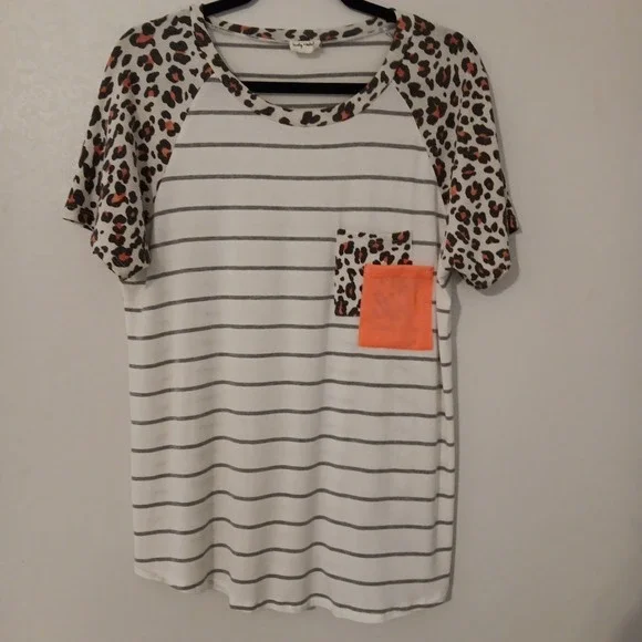 Lovely Melody T-Shirt  Women's Sz. XL‎  Neon Pink/Leopard Print/Black Stripes - Picture 4 of 8